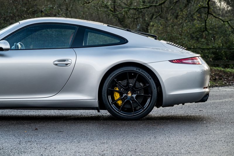 Porsche 911 (991) 3.8 Carrera S Coupe PDK (PCCB)