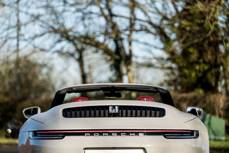 Porsche 911 (992) 3.0T Carrera Convertible PDK