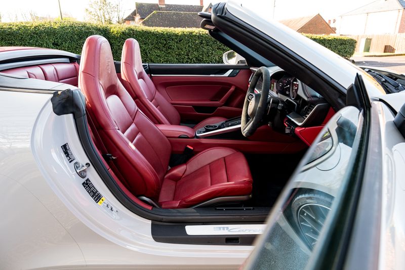 Porsche 911 (992) 3.0T Carrera Convertible PDK