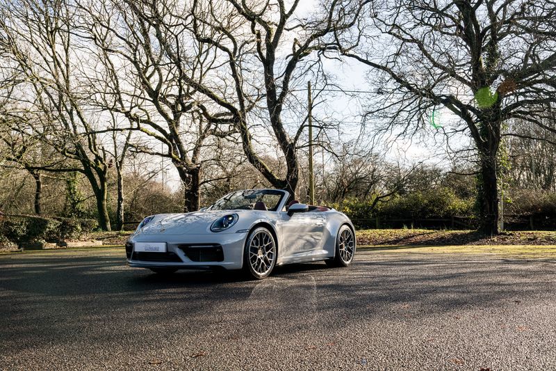 Porsche 911 (992) 3.0T Carrera Convertible PDK