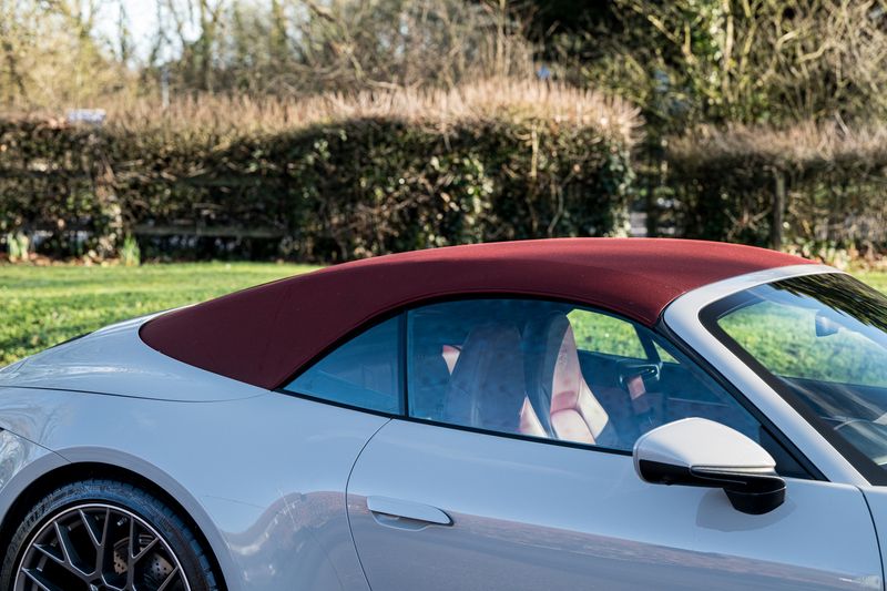 Porsche 911 (992) 3.0T Carrera Convertible PDK