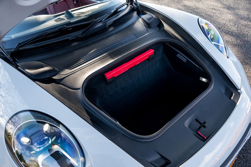 Porsche 911 (992) 3.0T Carrera Convertible PDK