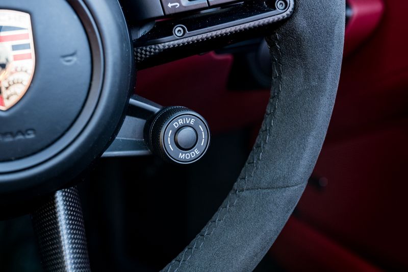 Porsche 911 (992) 3.0T Carrera Convertible PDK