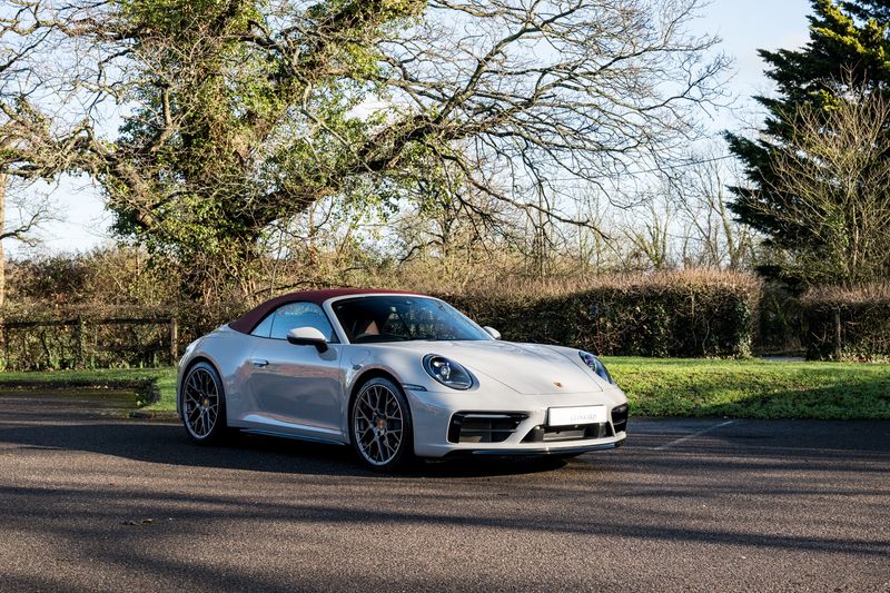 Porsche 911 (992) 3.0T Carrera Convertible PDK