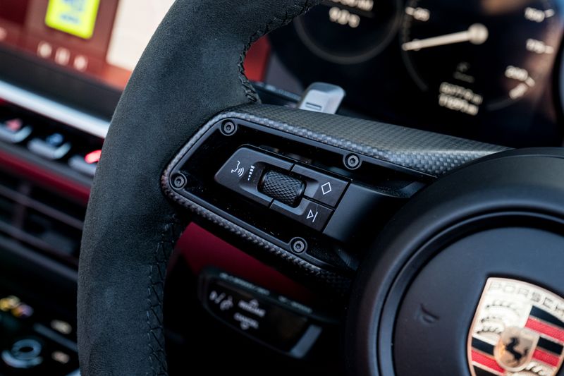 Porsche 911 (992) 3.0T Carrera Convertible PDK