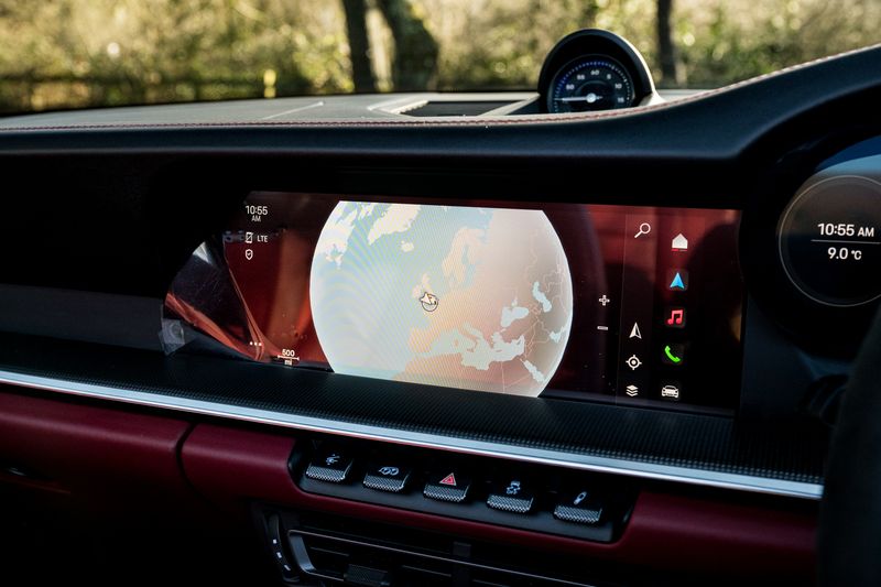 Porsche 911 (992) 3.0T Carrera Convertible PDK