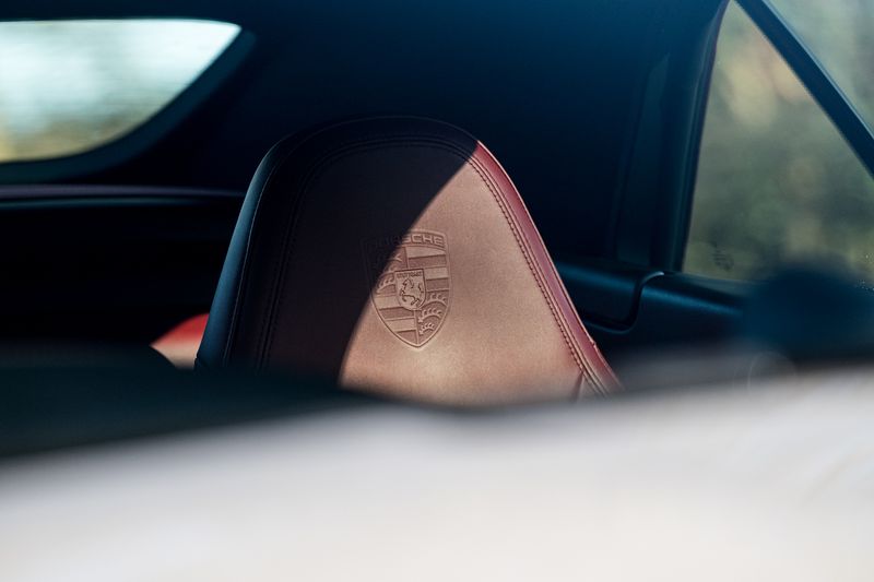 Porsche 911 (992) 3.0T Carrera Convertible PDK