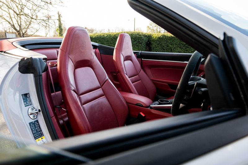 Porsche 911 (992) 3.0T Carrera Convertible PDK
