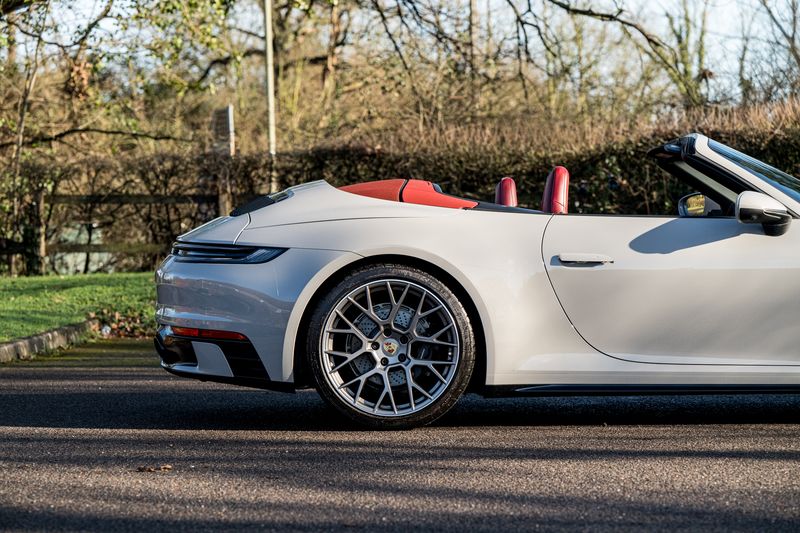 Porsche 911 (992) 3.0T Carrera Convertible PDK