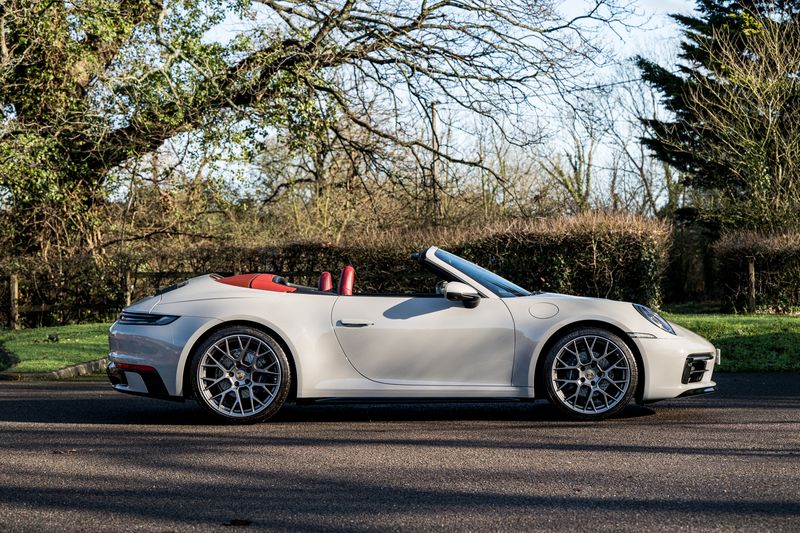 Porsche 911 (992) 3.0T Carrera Convertible PDK