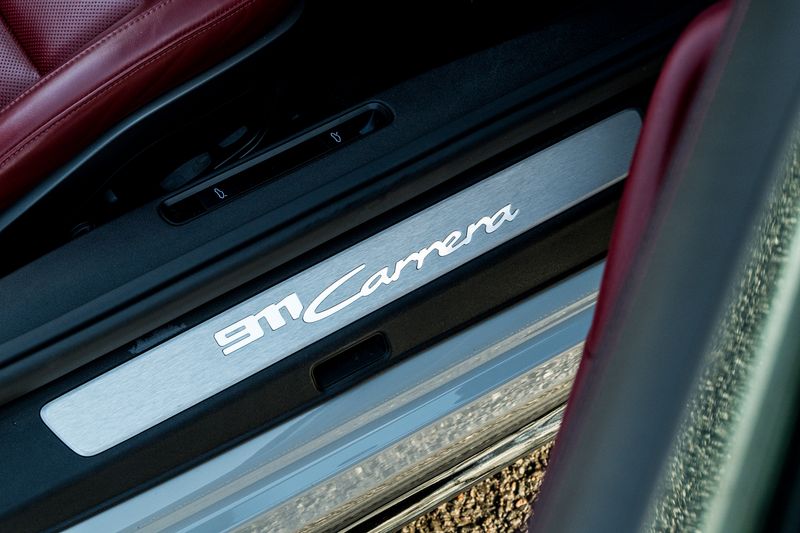 Porsche 911 (992) 3.0T Carrera Convertible PDK