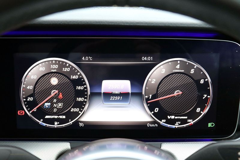 Mercedes E63 AMG V8 Biturbo