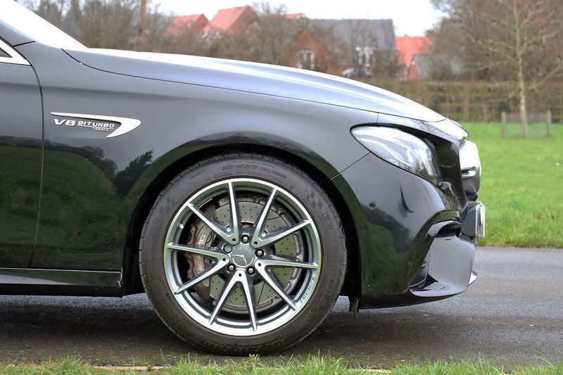 Mercedes E63 AMG V8 Biturbo