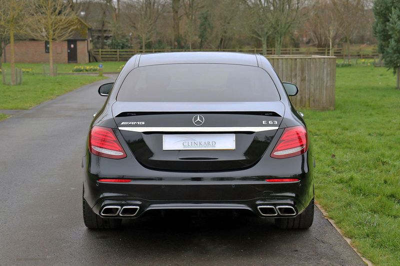 Mercedes E63 AMG V8 Biturbo