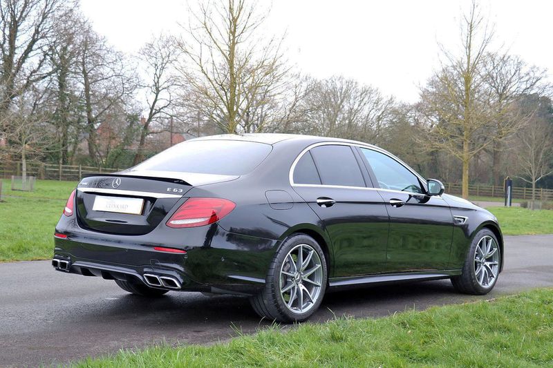 Mercedes E63 AMG V8 Biturbo
