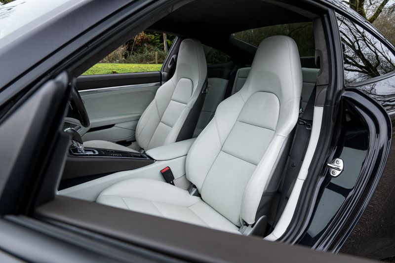 Porsche 911 (991) Carrera Coupe 3.4 PDK