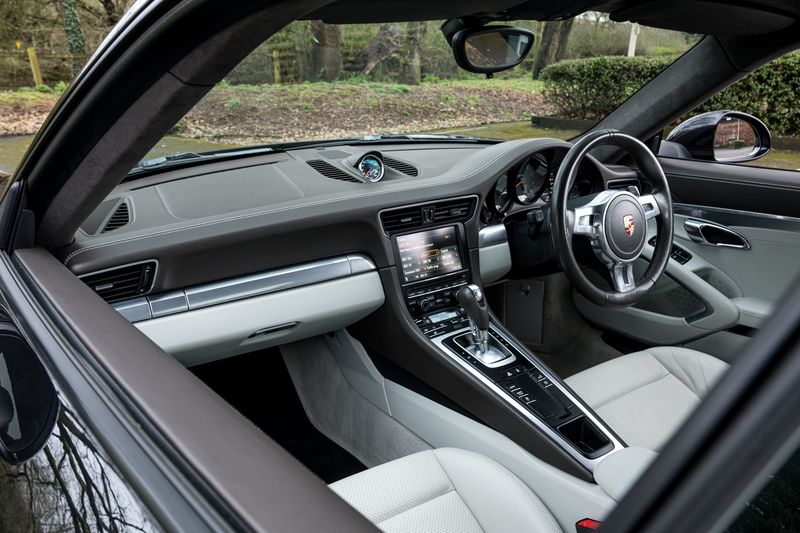 Porsche 911 (991) Carrera Coupe 3.4 PDK