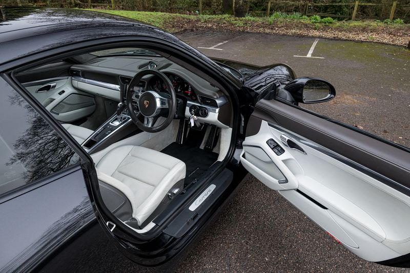Porsche 911 (991) Carrera Coupe 3.4 PDK