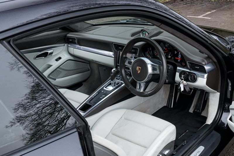 Porsche 911 (991) Carrera Coupe 3.4 PDK