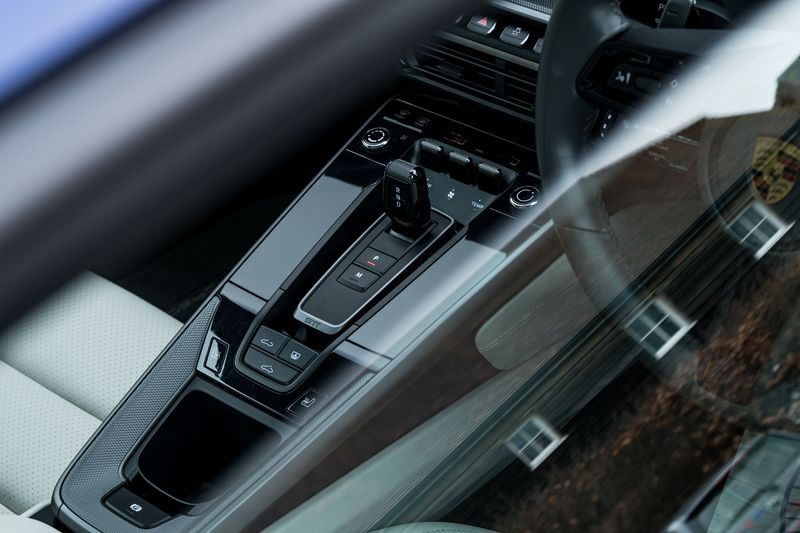 Porsche 911 (992)  Carrera PDK