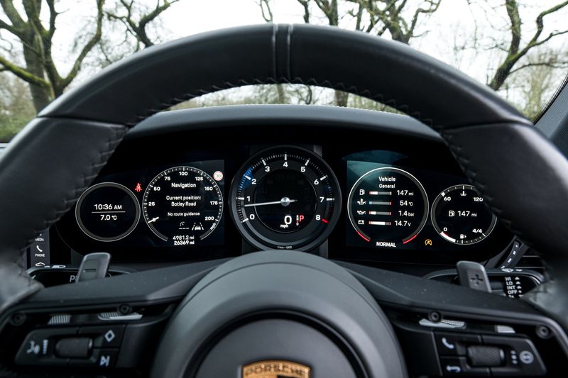 Porsche 911 (992)  Carrera PDK