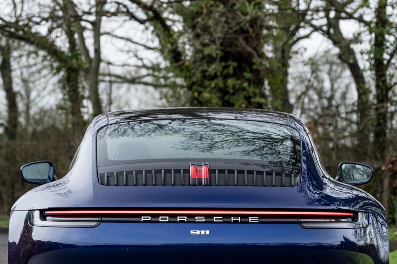 Porsche 911 (992)  Carrera PDK