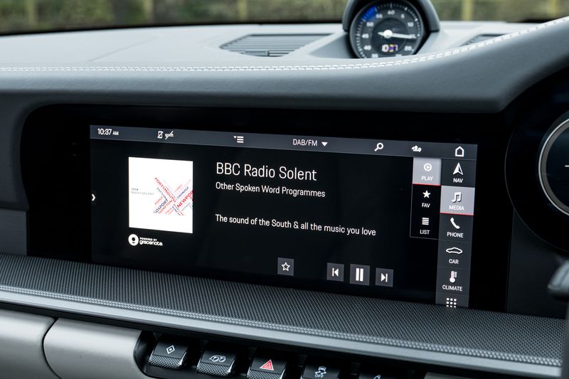 Porsche 911 (992)  Carrera PDK