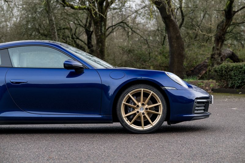 Porsche 911 (992)  Carrera PDK