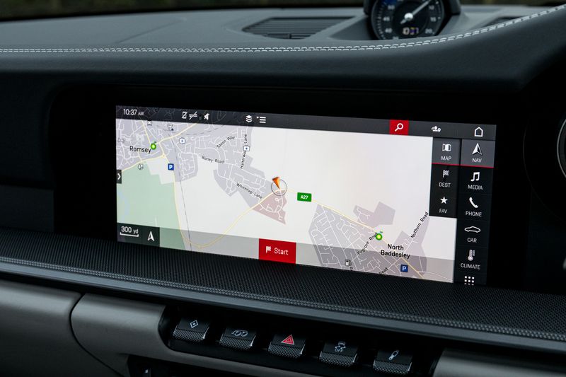 Porsche 911 (992)  Carrera PDK