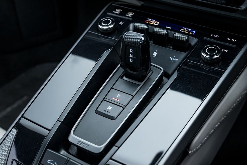 Porsche 911 (992)  Carrera PDK