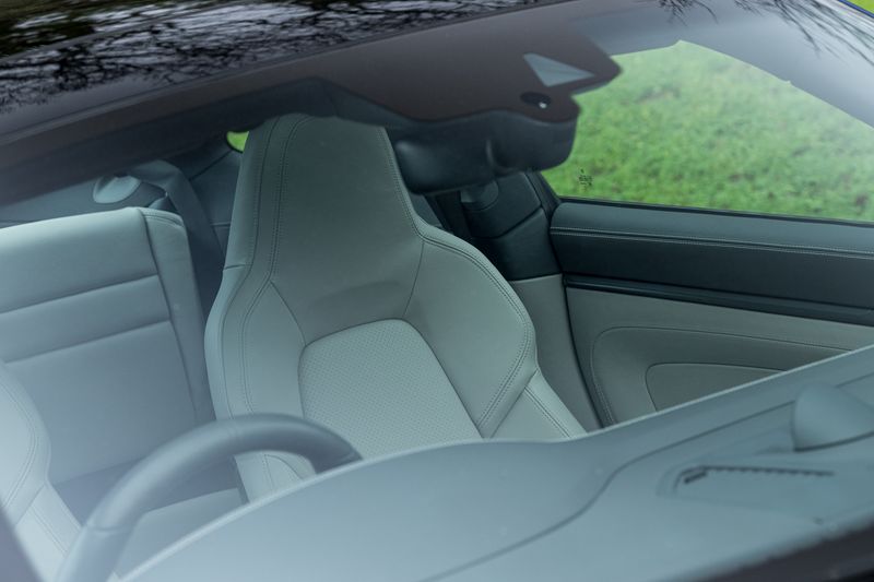 Porsche 911 (992)  Carrera PDK