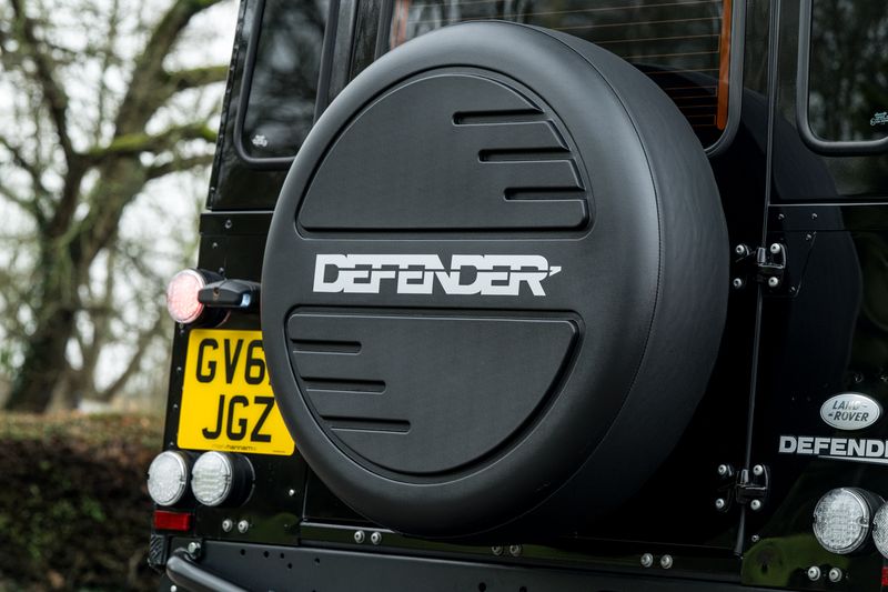 Land Rover Defender 90 2.2 TDCi XS Station Wagon Double Cab (1 Owner, 15,750 Miles)