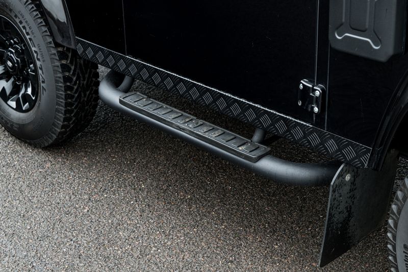 Land Rover Defender 90 2.2 TDCi XS Station Wagon Double Cab (1 Owner, 15,750 Miles)