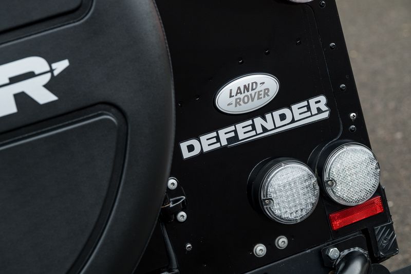 Land Rover Defender 90 2.2 TDCi XS Station Wagon Double Cab (1 Owner, 15,750 Miles)