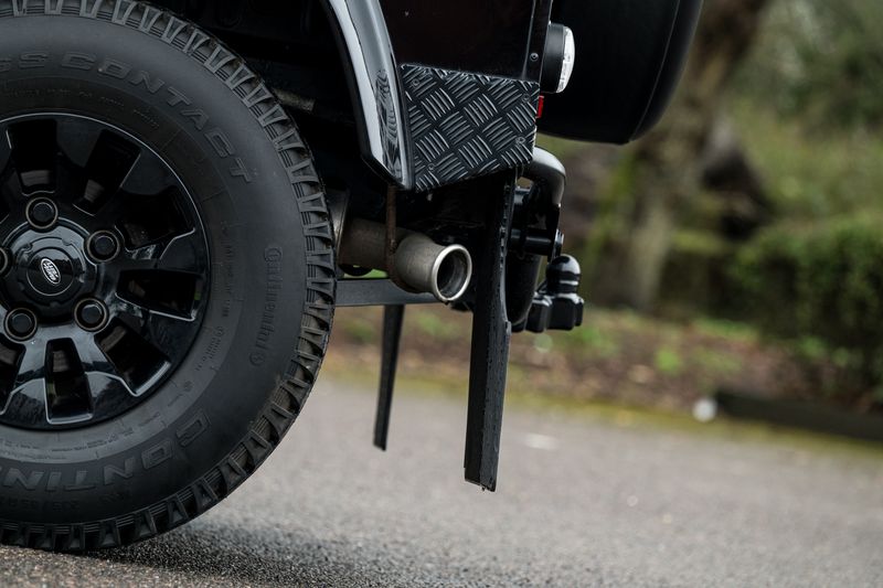 Land Rover Defender 90 2.2 TDCi XS Station Wagon Double Cab (1 Owner, 15,750 Miles)