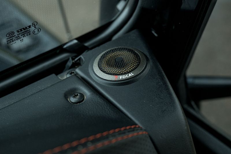 Land Rover Defender 90 2.2 TDCi XS Station Wagon Double Cab (1 Owner, 15,750 Miles)