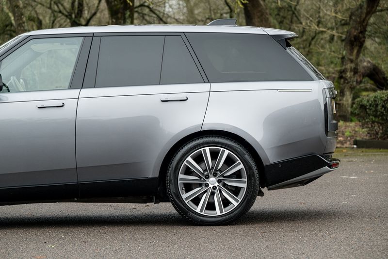 Range Rover 4.4 P530 V8 Autobiography SUV Petrol