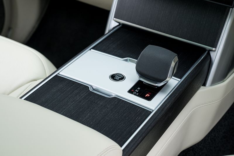 Range Rover 4.4 P530 V8 Autobiography SUV Petrol