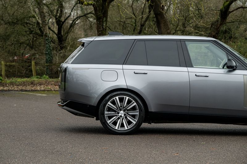 Range Rover 4.4 P530 V8 Autobiography SUV Petrol