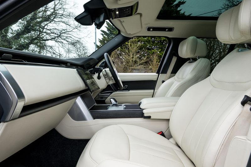 Range Rover 4.4 P530 V8 Autobiography SUV Petrol