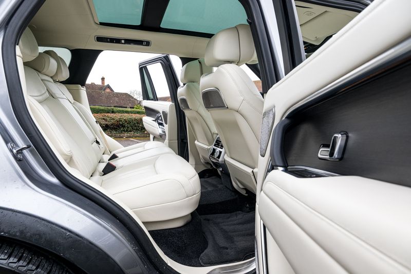 Range Rover 4.4 P530 V8 Autobiography SUV Petrol