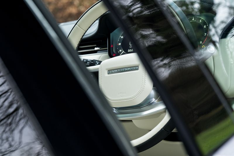 Range Rover 4.4 P530 V8 Autobiography SUV Petrol