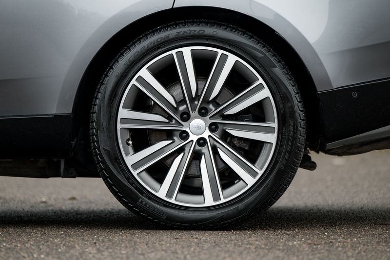 Range Rover 4.4 P530 V8 Autobiography SUV Petrol