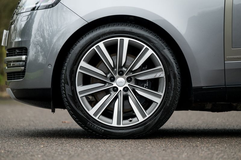 Range Rover 4.4 P530 V8 Autobiography SUV Petrol