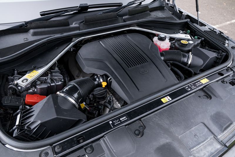 Range Rover 4.4 P530 V8 Autobiography SUV Petrol