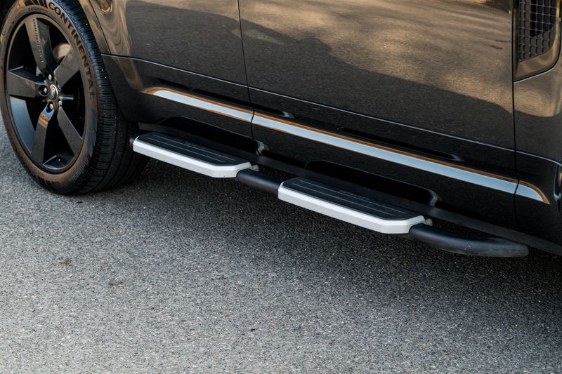 Land Rover Defender 110 D300 MHEV X-Dynamic HSE (7 Seats)