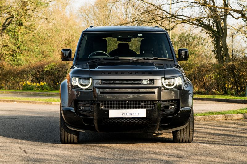 Land Rover Defender 110 D300 MHEV X-Dynamic HSE (7 Seats)