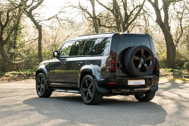 Land Rover Defender 110 D300 MHEV X-Dynamic HSE (7 Seats)