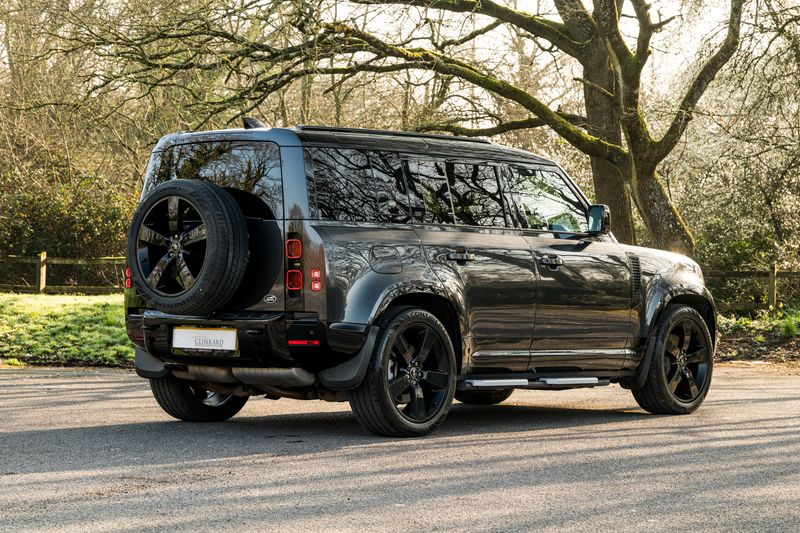 Land Rover Defender 110 D300 MHEV X-Dynamic HSE (7 Seats)