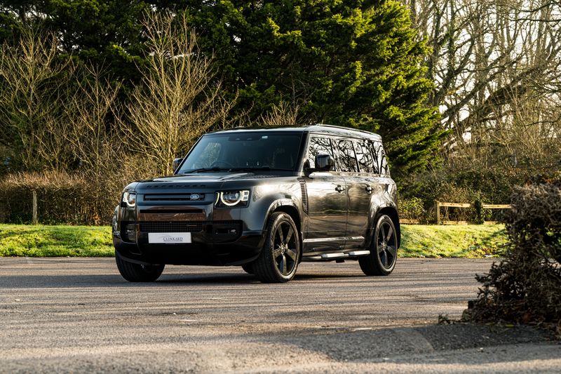 Land Rover Defender 110 D300 MHEV X-Dynamic HSE (7 Seats)